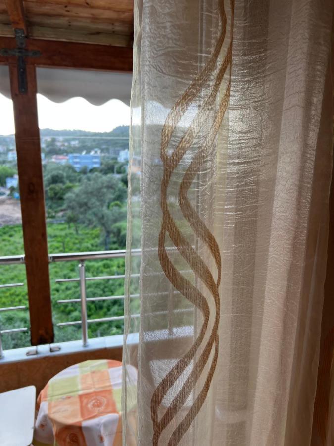 Ilias Family Rooms Himare Eksteriør bilde