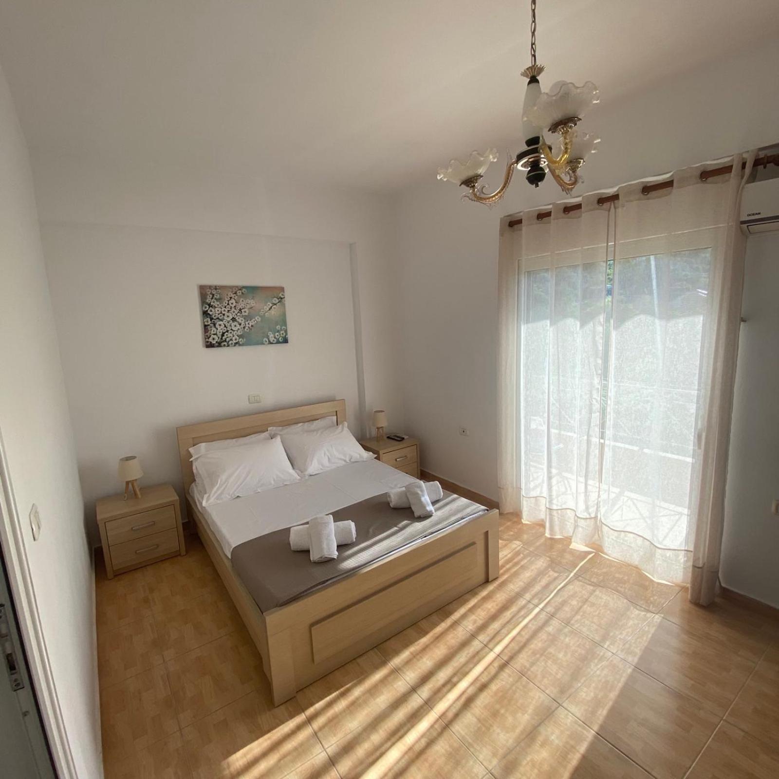 Ilias Family Rooms Himare Eksteriør bilde