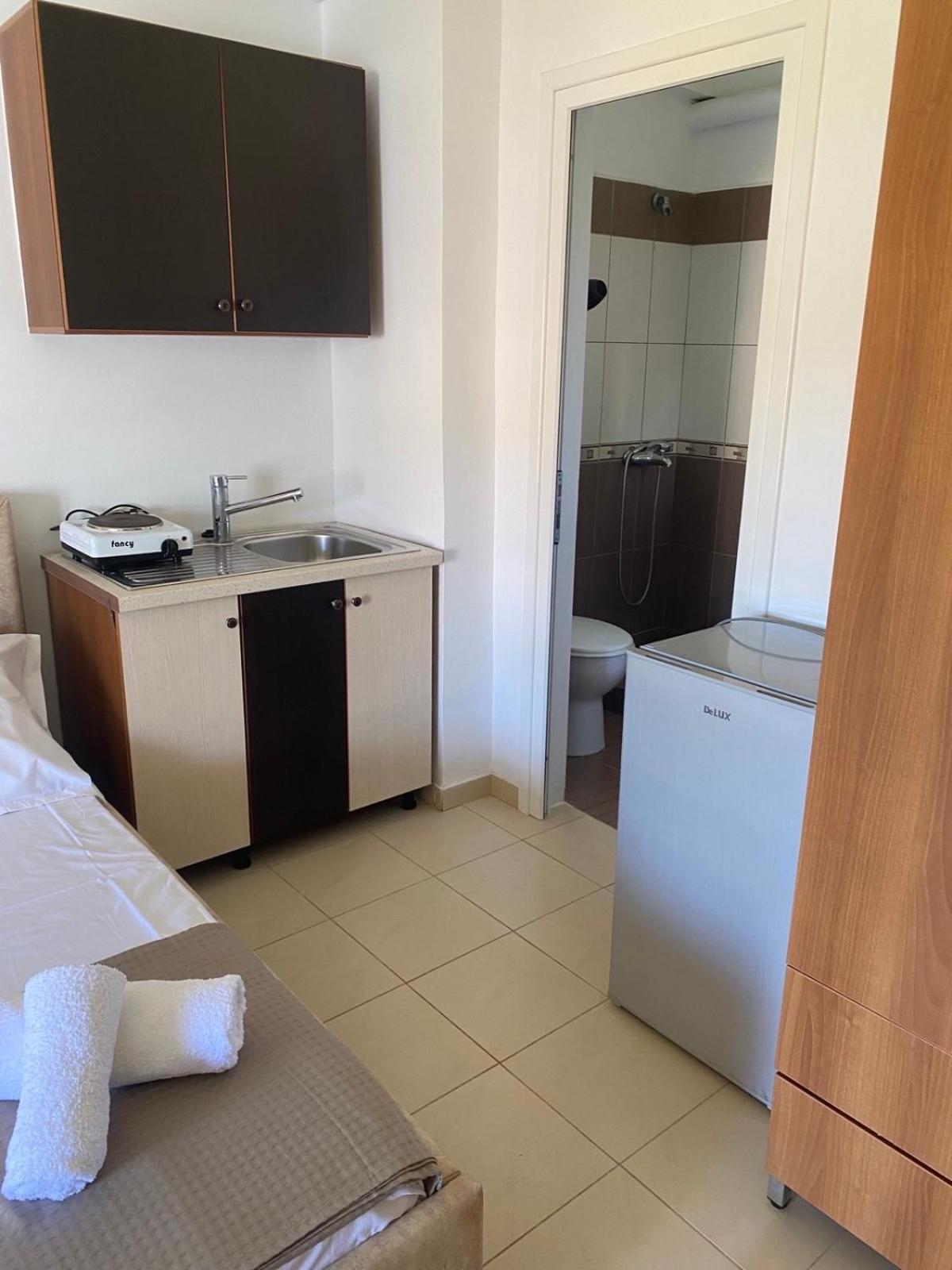 Ilias Family Rooms Himare Eksteriør bilde