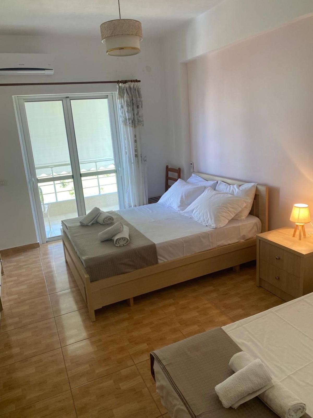 Ilias Family Rooms Himare Eksteriør bilde