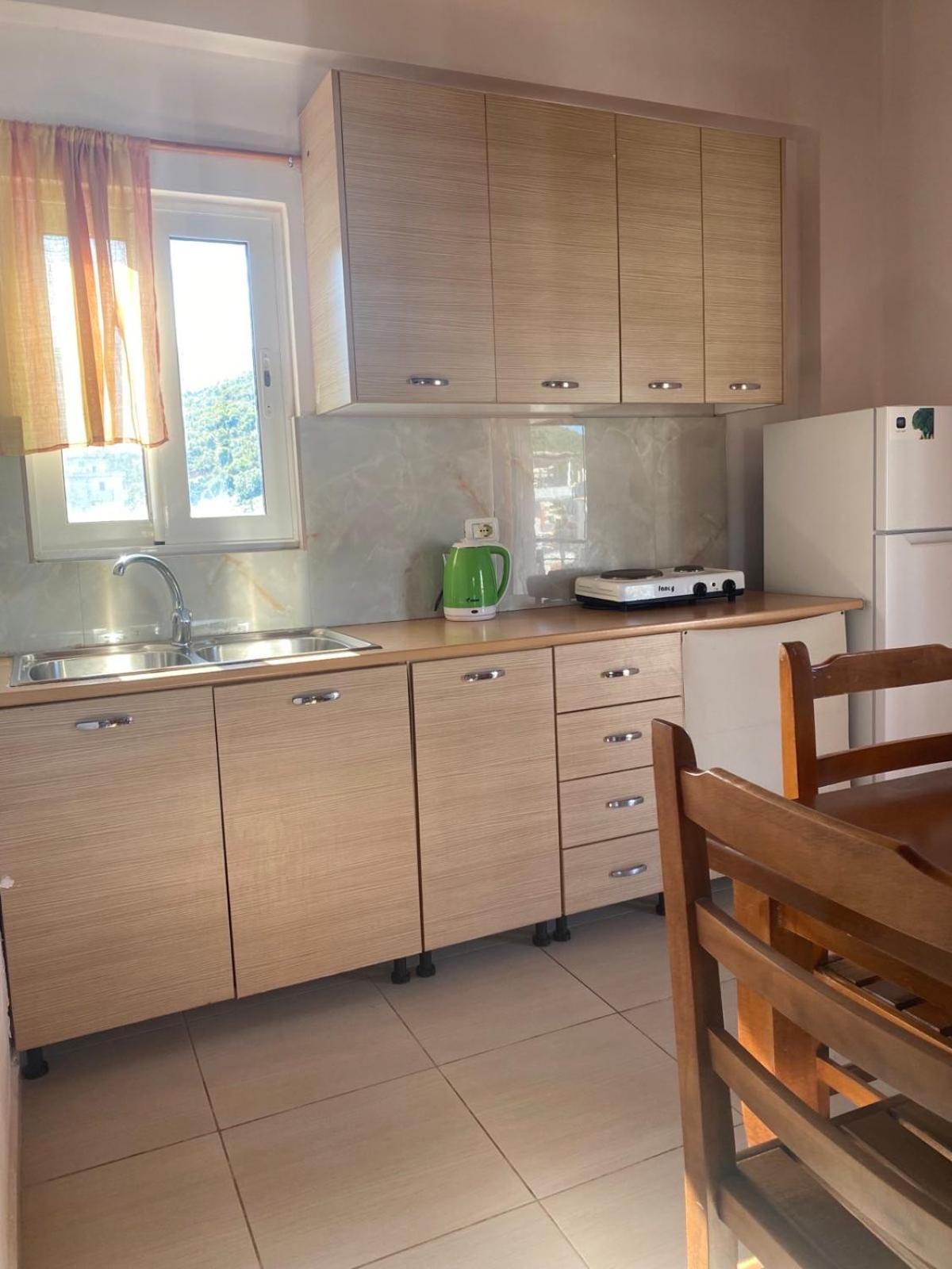 Ilias Family Rooms Himare Eksteriør bilde