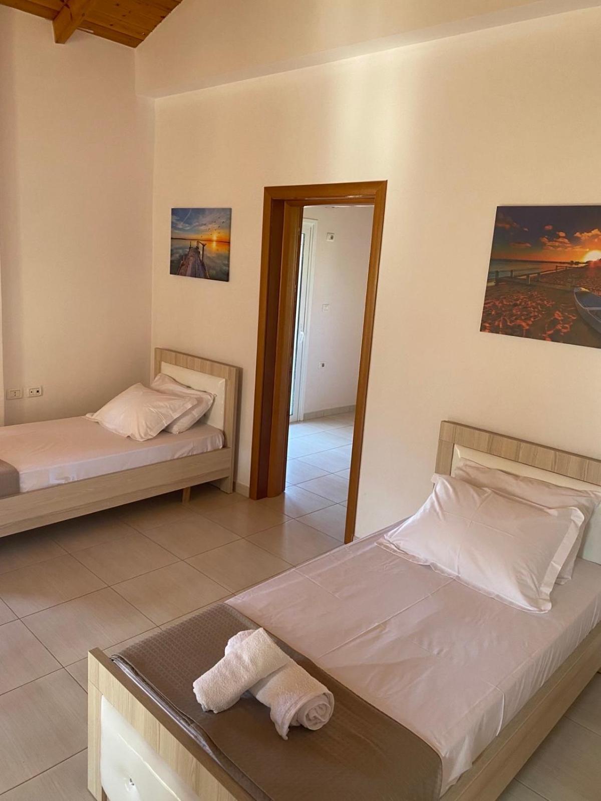 Ilias Family Rooms Himare Eksteriør bilde